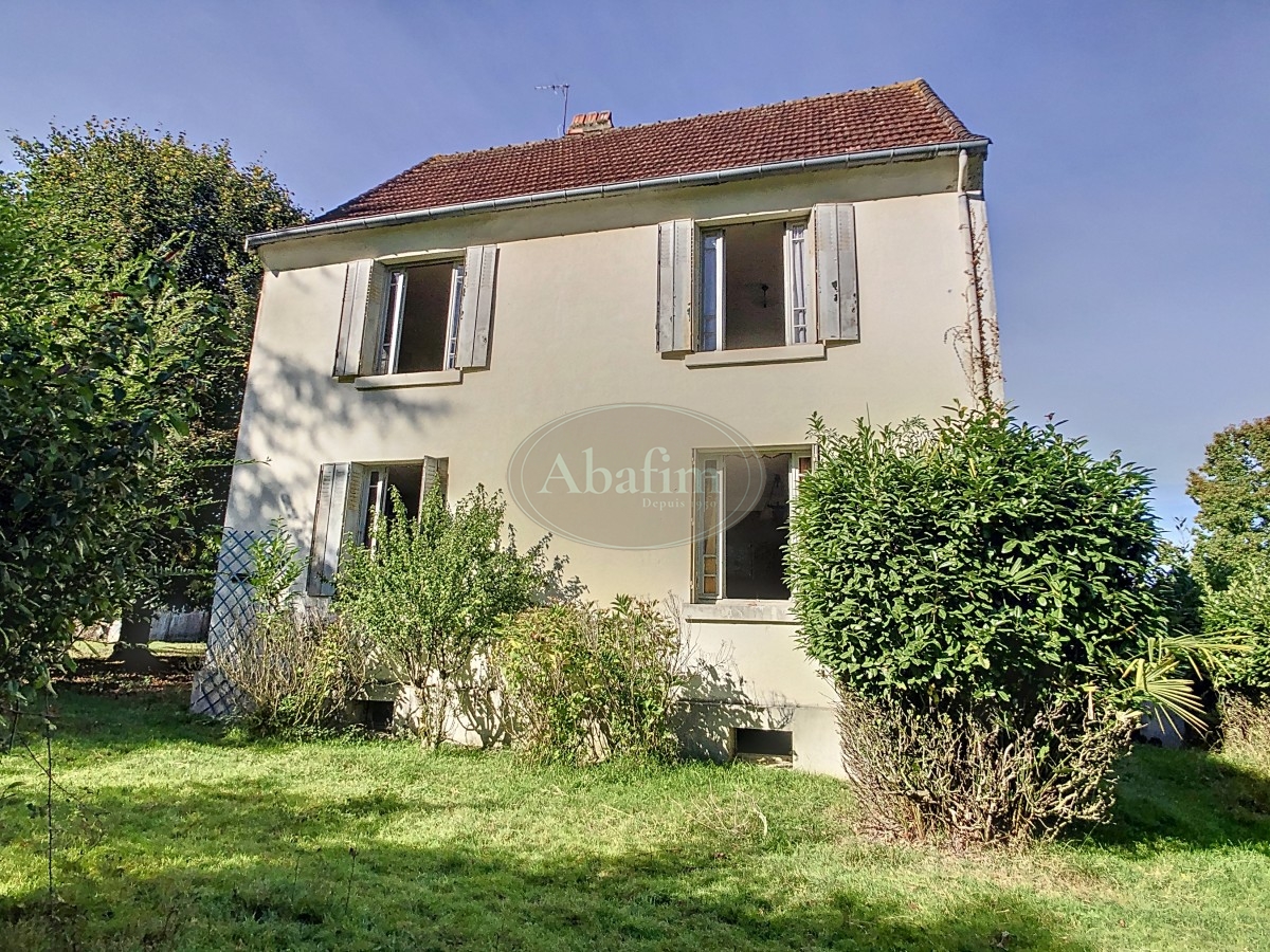 House to renovate south of Tarbes, Abafim Real Estate